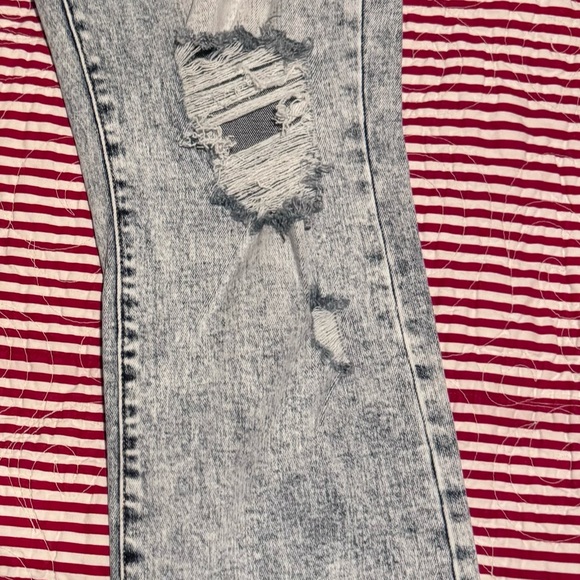 Vervet Bella High Rise Flare Cropped Jeans. Size 32 New! Absolutely stunning! - Picture 3 of 9